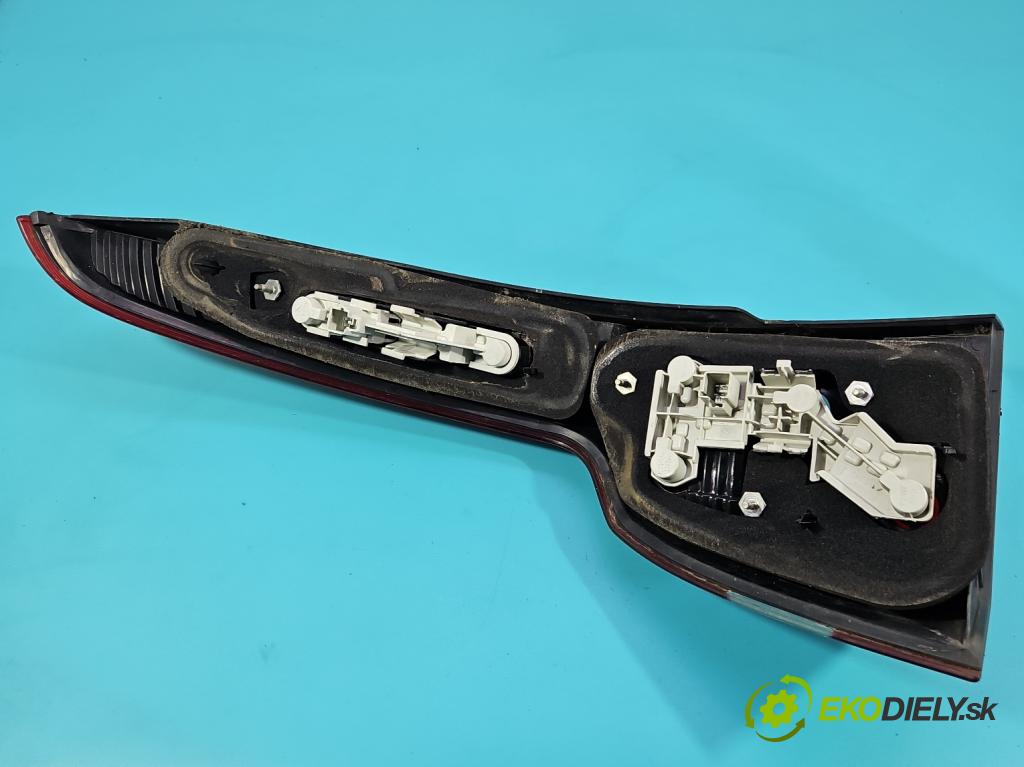 Volvo V50 2.0d 136hp manual 100 kW 1997 cm3 5- světlo zadní pravé  (Klika dveří ostatní)