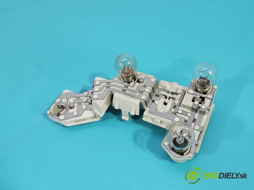 Volvo V50 2.0d 136hp manual 100 kW 1997 cm3 5- světlo zadní pravé  (Klika dveří ostatní)