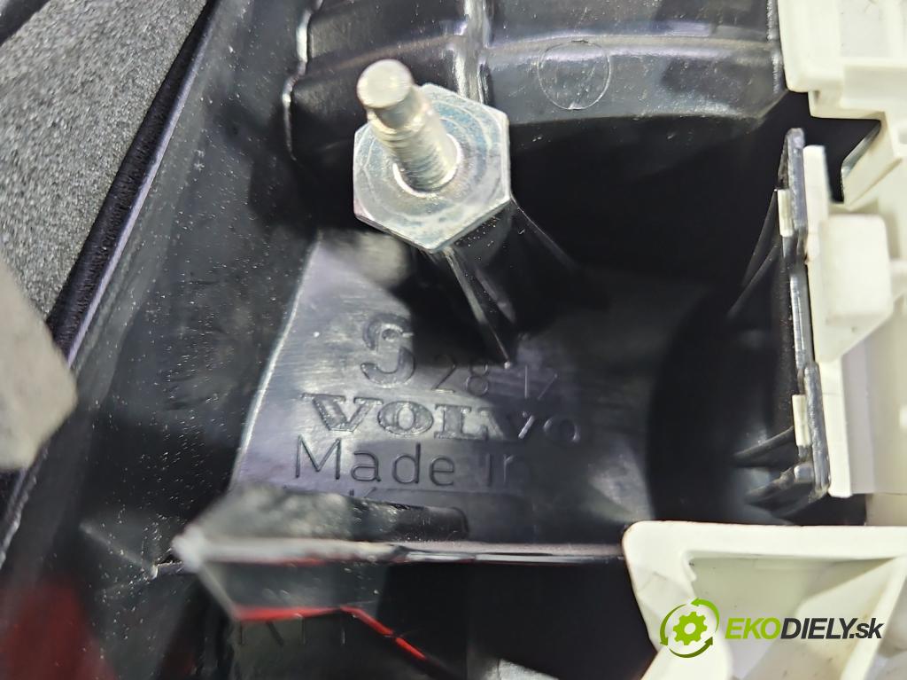 Volvo V50 2.0d 136hp manual 100 kW 1997 cm3 5- světlo zadní pravé  (Klika dveří ostatní)