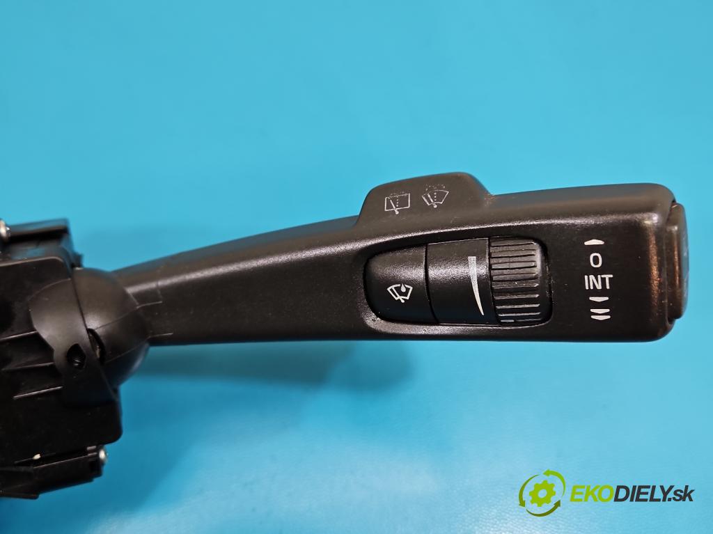 Volvo V50 2.0d 136 HP manual 100 kW 1997 cm3 5- prepínač komplex: 30772253 (Prepínacie páčky pod volantom)