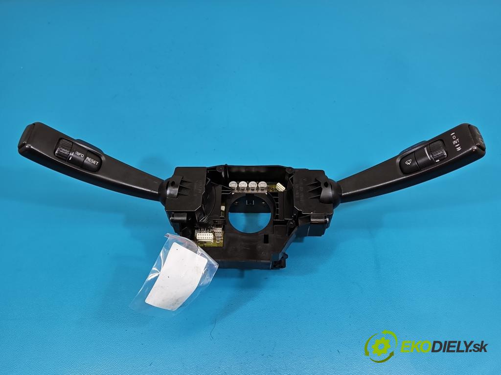 Volvo V50 2.0d 136 HP manual 100 kW 1997 cm3 5- prepínač komplex: 30772253 (Prepínacie páčky pod volantom)