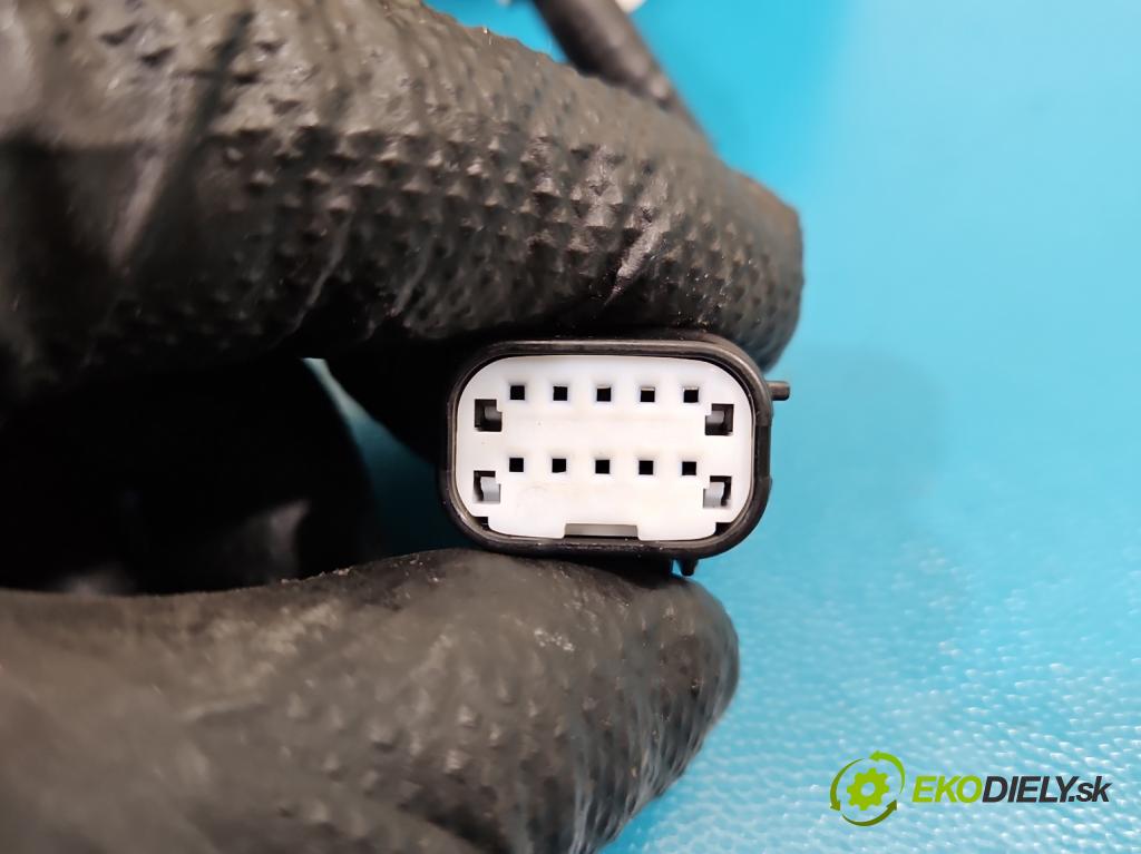 Kia Ceed II 2012-2018 1.6 crdi 128 HP manual 94 kW 1582 cm3 5- zrkadlo pravé  (Kľučka dverí ostatné)