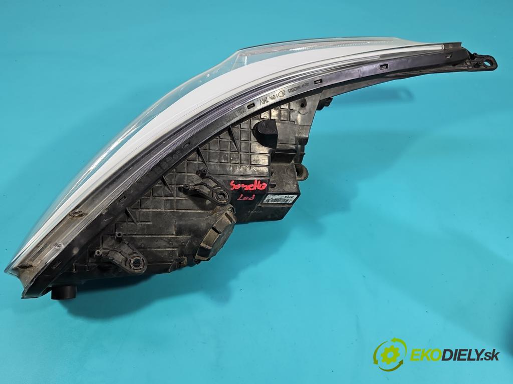 Kia Ceed II 2012-2018 1.6 crdi 128 HP manual 94 kW 1582 cm3 5- Reflektor: pravý 92102-A2220 (Svetlo predné pravé)