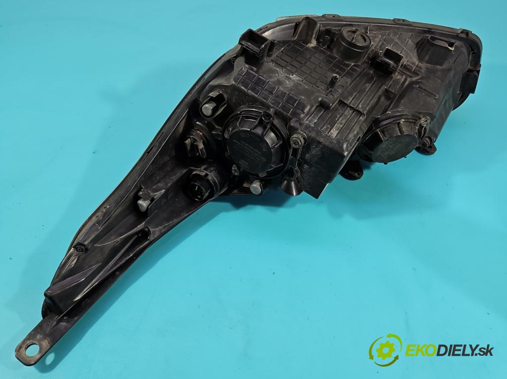 Kia Ceed II 2012-2018 1.6 crdi 128 HP manual 94 kW 1582 cm3 5- Reflektor: pravý 92102-A2220 (Svetlo predné pravé)