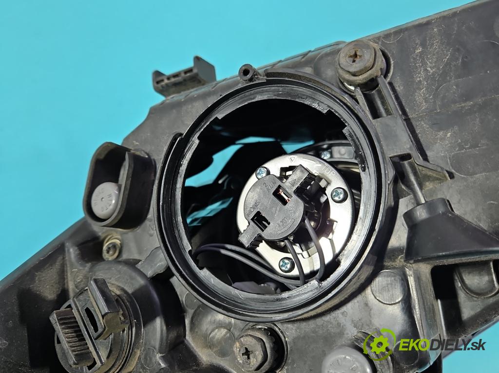 Kia Ceed II 2012-2018 1.6 crdi 128 HP manual 94 kW 1582 cm3 5- Reflektor: pravý 92102-A2220 (Svetlo predné pravé)