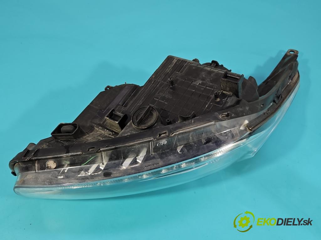 Kia Ceed II 2012-2018 1.6 crdi 128 HP manual 94 kW 1582 cm3 5- Reflektor: pravý 92102-A2220 (Svetlo predné pravé)