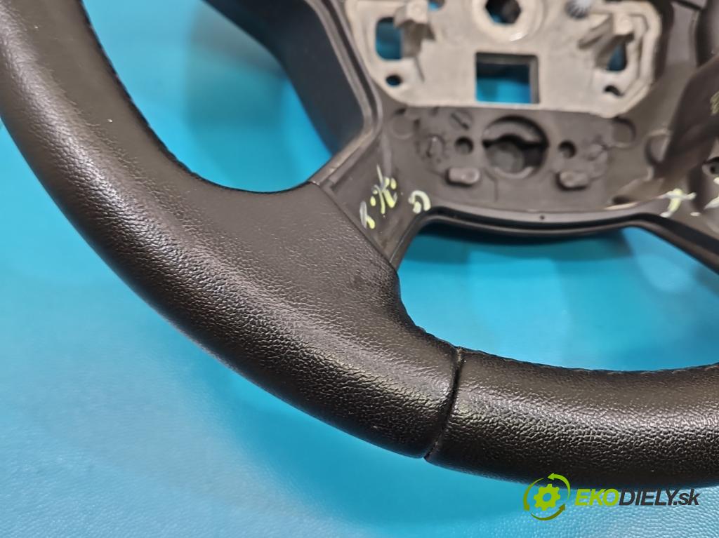 Ford Focus Mk3 2010-2018 1.6 16v IQDB: 105 hp manual 77 kW 1596 cm3 5- volant  (Volant)