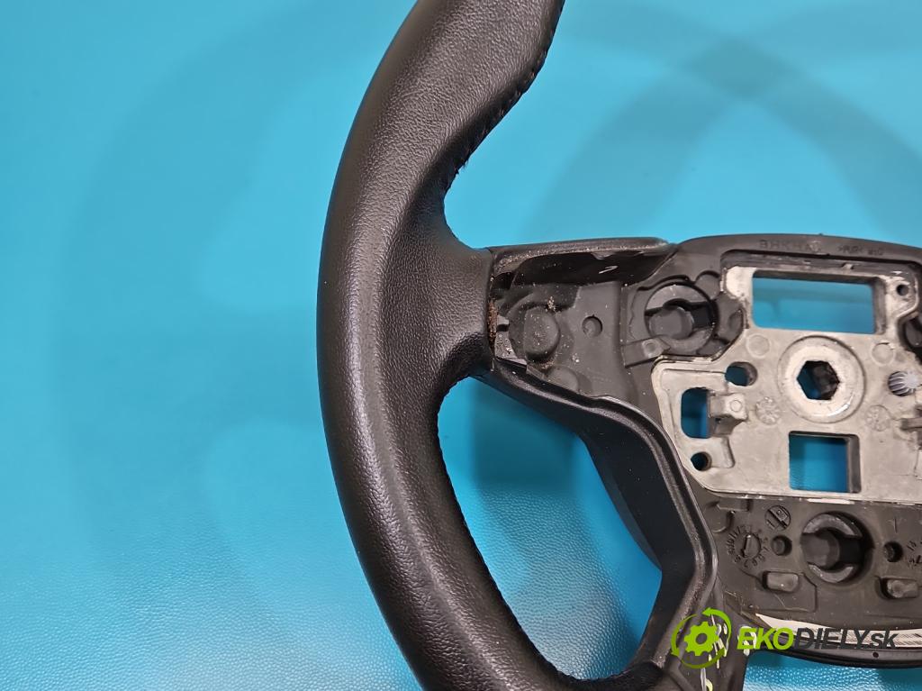 Ford Focus Mk3 2010-2018 1.6 16v IQDB: 105 hp manual 77 kW 1596 cm3 5- volant  (Volant)