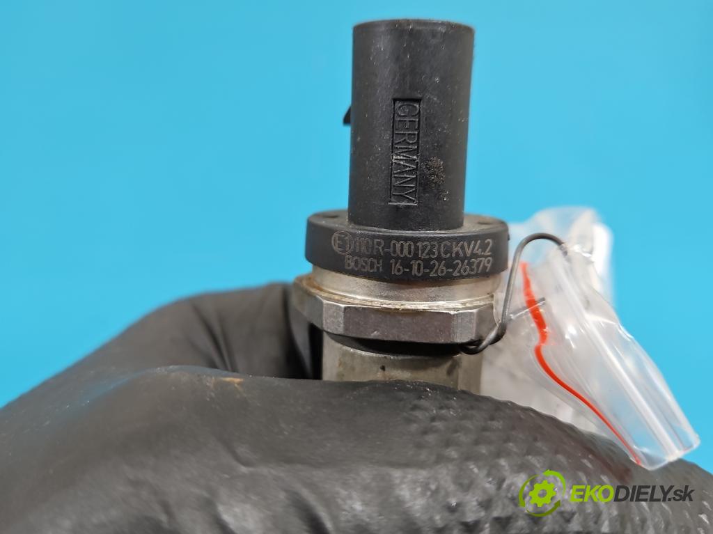 Skoda Octavia III 2013- 1.4 TSI 150 HP manual 110 kW 1395 cm3 5- vstrek 0261500374 (Vstrekovač paliva)