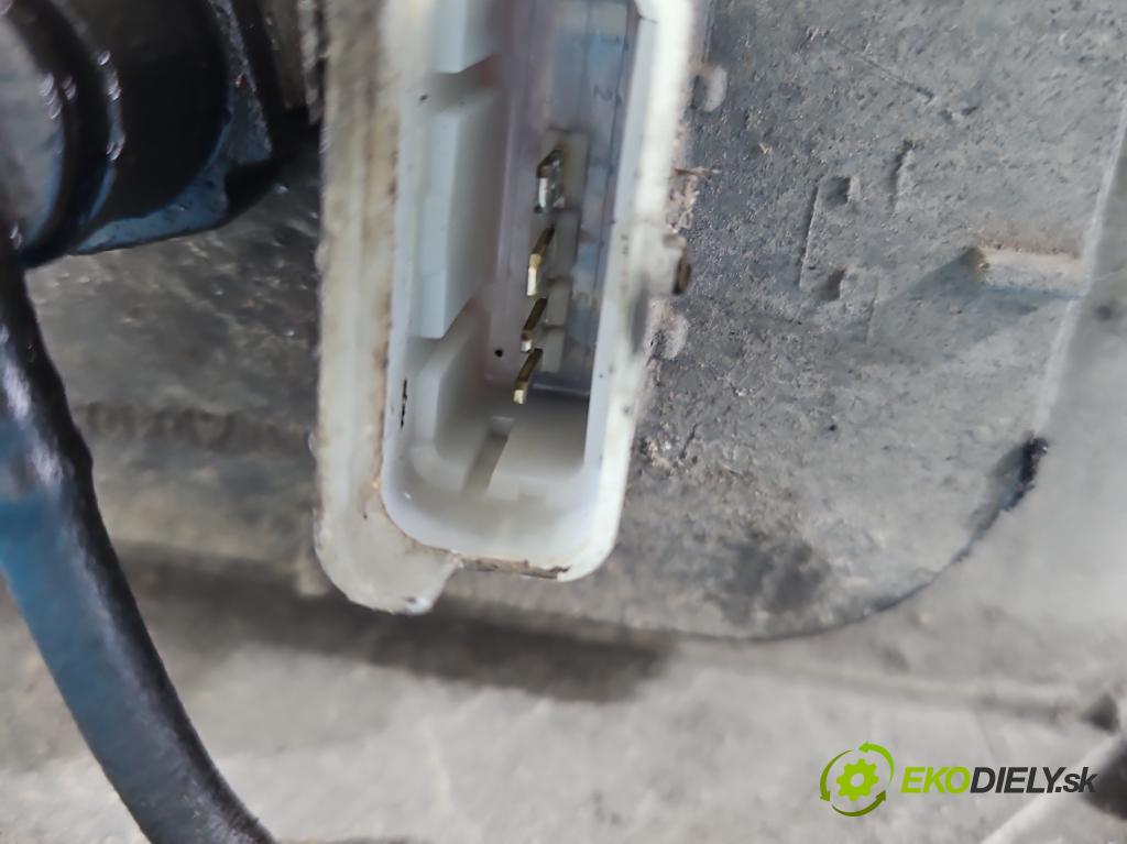 Peugeot 307 1.6 hdi 109 HP manual 80 kW 1560 cm3 5- Nádrž: tekutina: FAP DPF