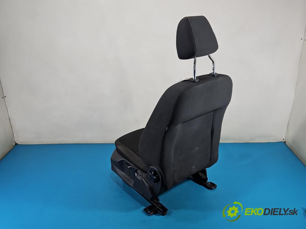 Ford Focus Mk3 2010-2018 1.6 16v IQDB: 105 HP manual 77 kW 1596 cm3 5- Sedačka ľavý  (Sedadlo)