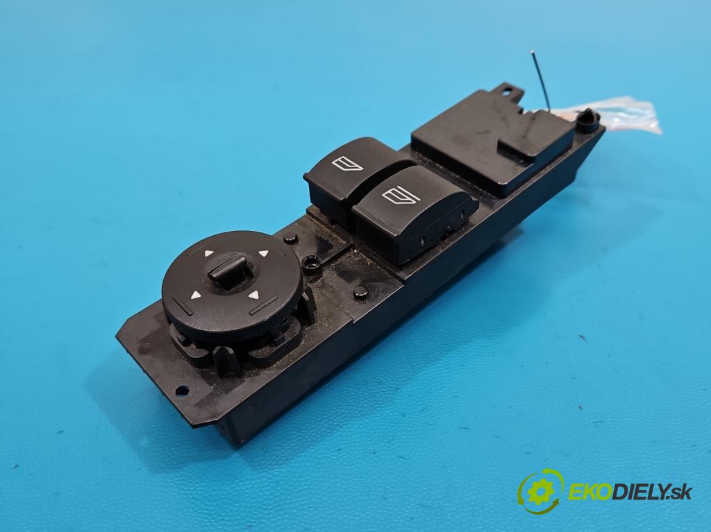 Ford Focus Mk3 2010-2018 1.6 16v IQDB: 105 HP manual 77 kW 1596 cm3 5- prepínač okien spätných zrkadiel AM5T-14A132-EA