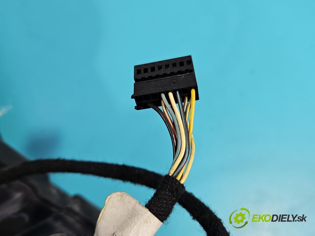 Vw Golf VI 2008-2013 1.6 tdi CAY 105 HP manual 77 kW 1598 cm3 5- zrkadlo pravé 1K1857502KK (Kľučka dverí ostatné)