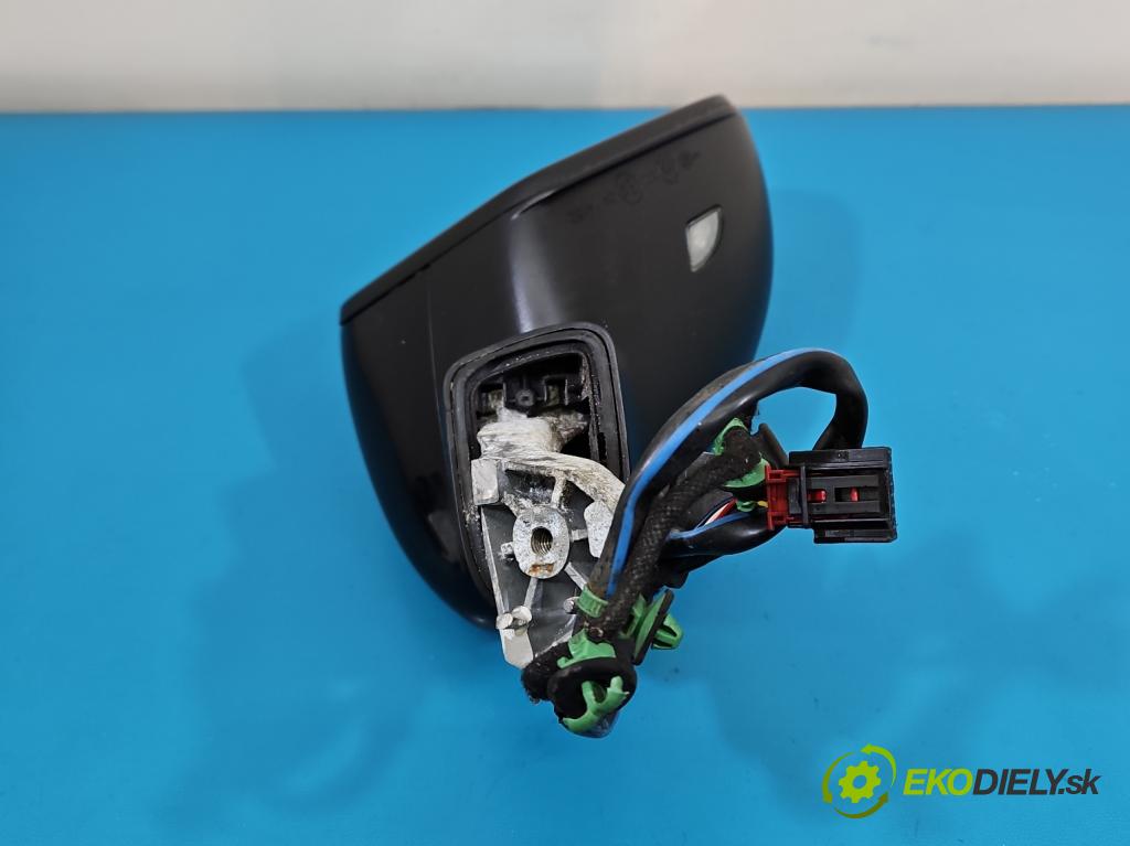 Vw Passat B8 2014 - 2.0 TDI 150 HP automatic 110 kW 1968 cm3 5- zrkadlo pravé  (Kľučka dverí ostatné)