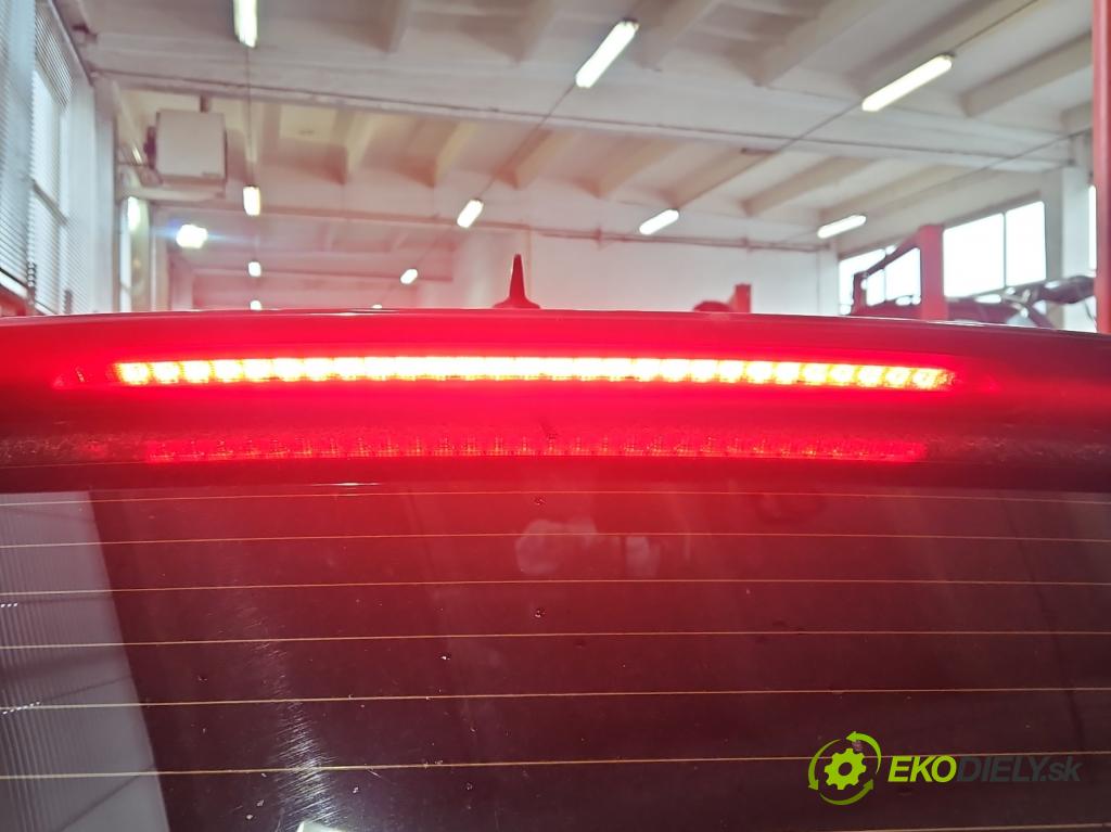 Vw Passat B8 2014 - 2.0 TDI 150 HP automatic 110 kW 1968 cm3 5- světlo: stop: 3G9945087A