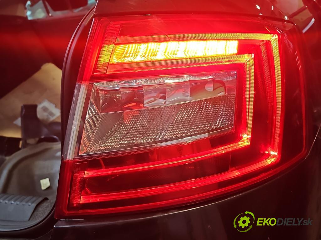 Skoda Octavia III 2013- 1.4 tsi 140 HP manual 103 kW 1395 cm3 5- svetlo / reflektor zadné pravé 5E5945112A (Kľučka dverí ostatné)