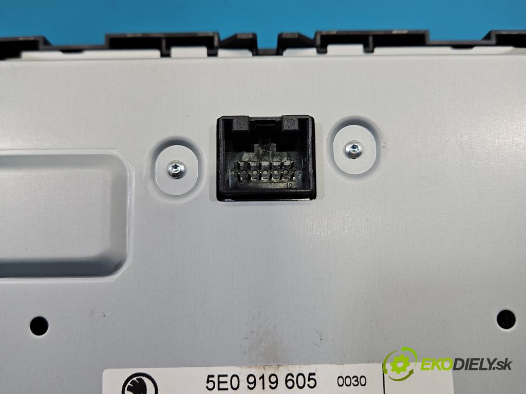 Skoda Octavia III 2013- 1.4 tsi 140 HP manual 103 kW 1395 cm3 5- Radio originál 5E0919605