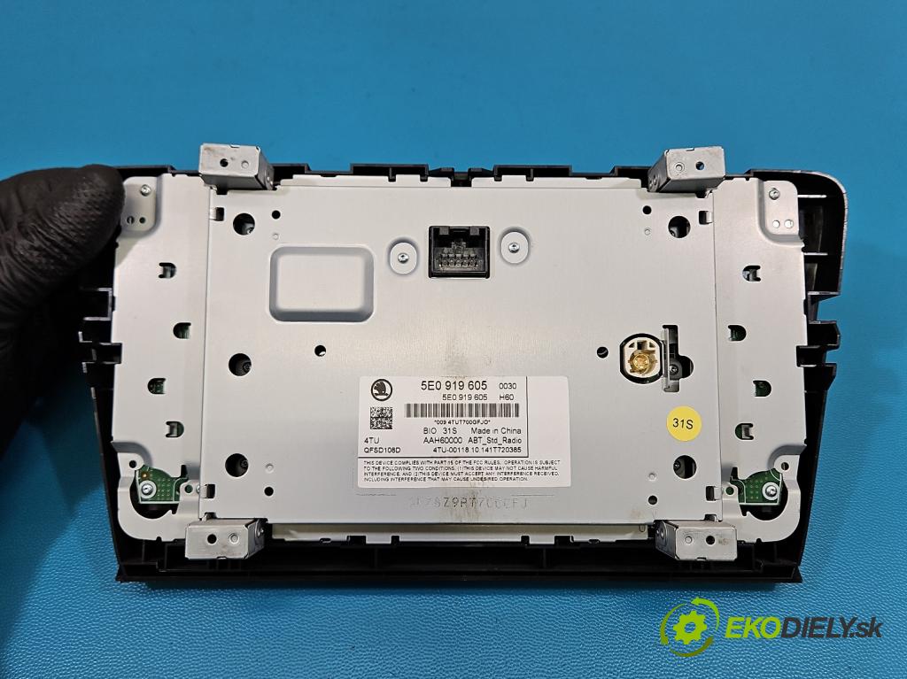 Skoda Octavia III 2013- 1.4 tsi 140 HP manual 103 kW 1395 cm3 5- Radio originál 5E0919605