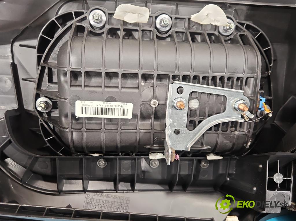 Peugeot 308 II 2013-2021 1.6 hdi 120 HP manual 88 kW 1560 cm3 5- kokpit,pristrojová doska rozdeľovacia