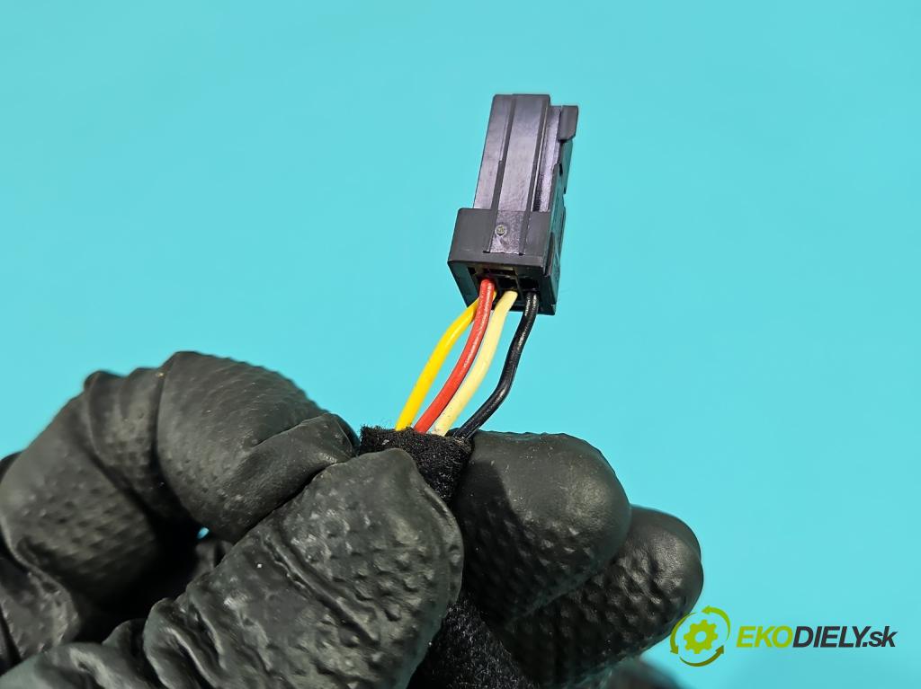 Peugeot 308 II 2013-2021 1.6 hdi 120 HP manual 88 kW 1560 cm3 5- Kamera cúvania 9812503980