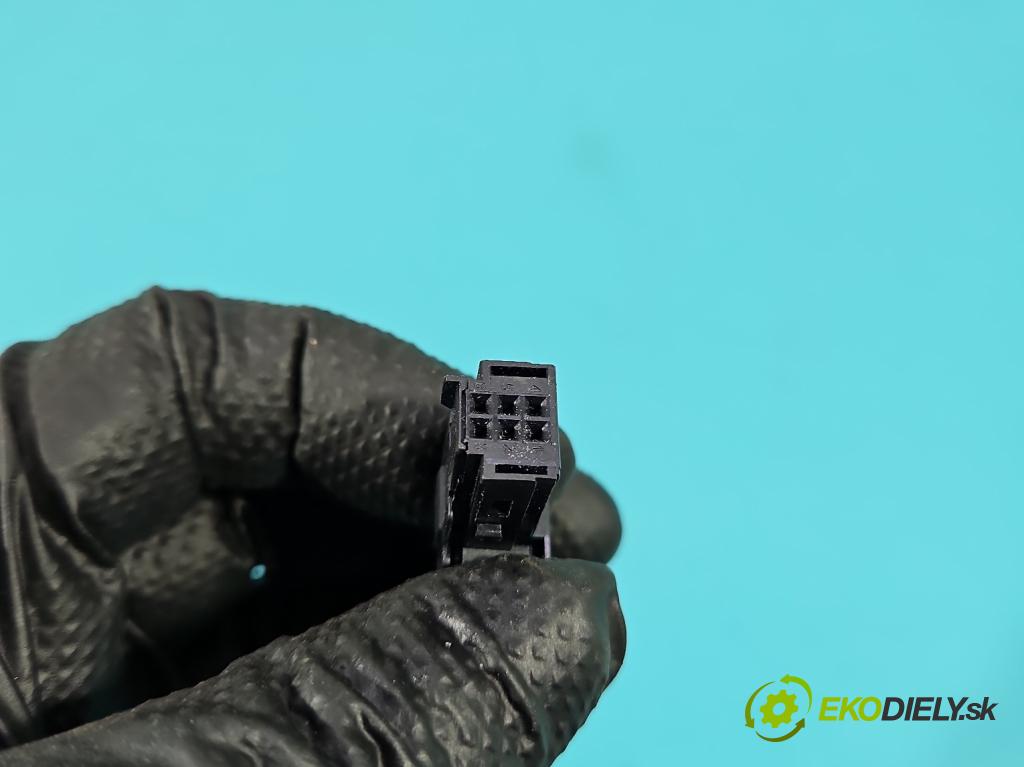 Peugeot 308 II 2013-2021 1.6 hdi 120 HP manual 88 kW 1560 cm3 5- Kamera cúvania 9812503980