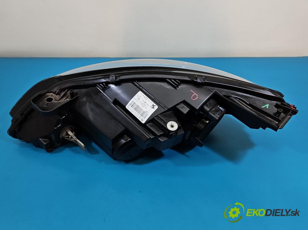 Peugeot 308 II 2013-2021 1.6 hdi 120 HP manual 88 kW 1560 cm3 5- Reflektor: pravý 9677522980 (Svetlo predné pravé)