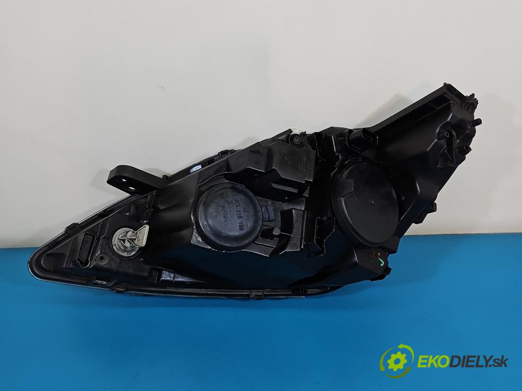 Peugeot 308 II 2013-2021 1.6 hdi 120 HP manual 88 kW 1560 cm3 5- Reflektor: pravý 9677522980 (Svetlo predné pravé)