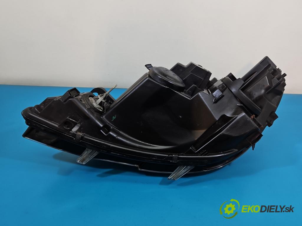 Peugeot 308 II 2013-2021 1.6 hdi 120 HP manual 88 kW 1560 cm3 5- Reflektor: pravý 9677522980 (Svetlo predné pravé)