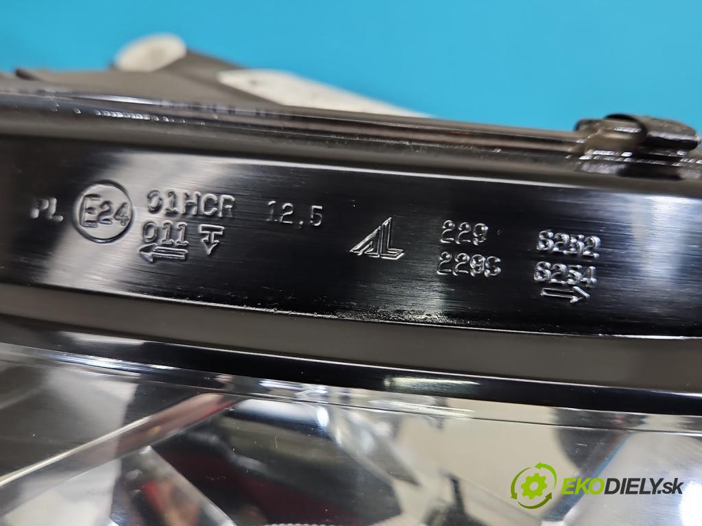 Peugeot 308 II 2013-2021 1.6 hdi 120 HP manual 88 kW 1560 cm3 5- Reflektor: pravý 9677522980 (Svetlo predné pravé)