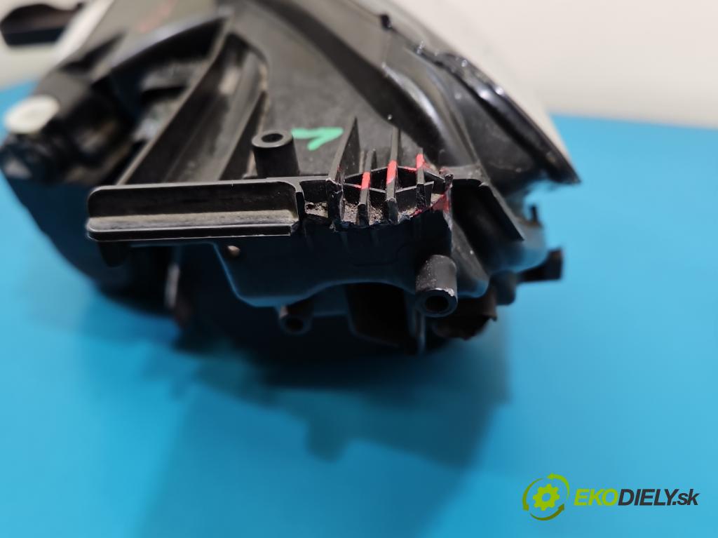 Peugeot 308 II 2013-2021 1.6 hdi 120 HP manual 88 kW 1560 cm3 5- Reflektor: pravý 9677522980 (Svetlo predné pravé)