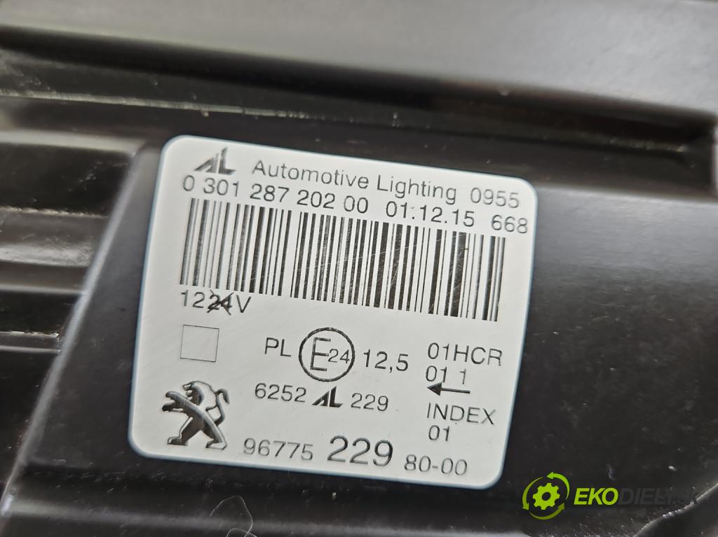 Peugeot 308 II 2013-2021 1.6 hdi 120 HP manual 88 kW 1560 cm3 5- Reflektor: pravý 9677522980 (Svetlo predné pravé)