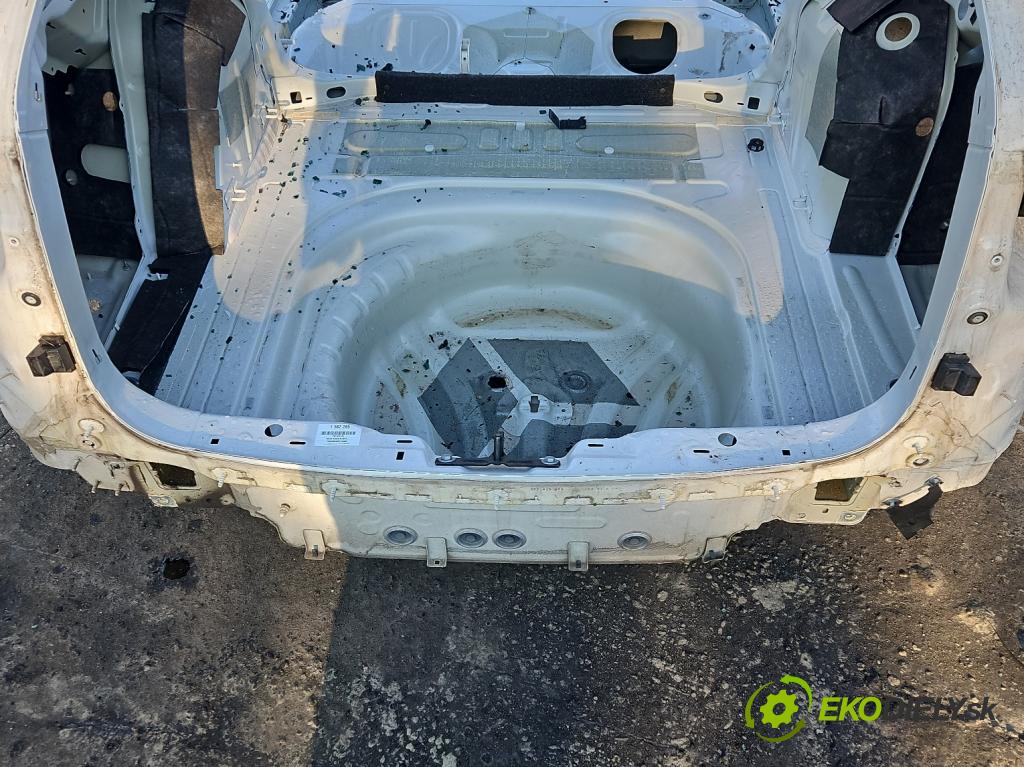 Skoda Octavia IV 2019- 2.0 tdi 116 hp manual 85 kW 1968 cm3 5- stěna zadní 