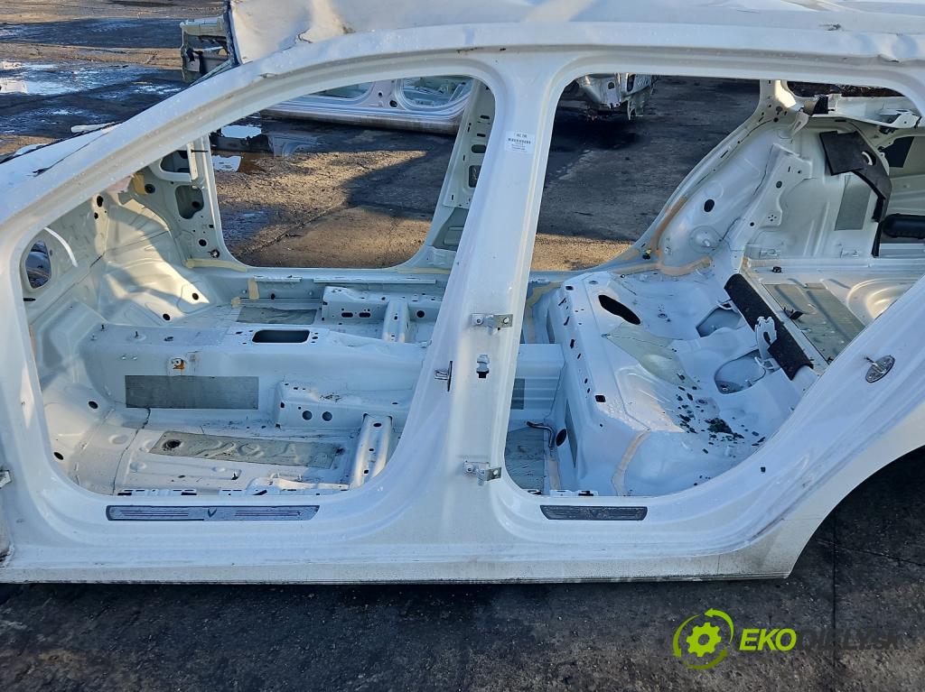 Skoda Octavia IV 2019- 2.0 tdi 116 HP manual 85 kW 1968 cm3 5- Práh: ľavý  (Karoséria ostatné)