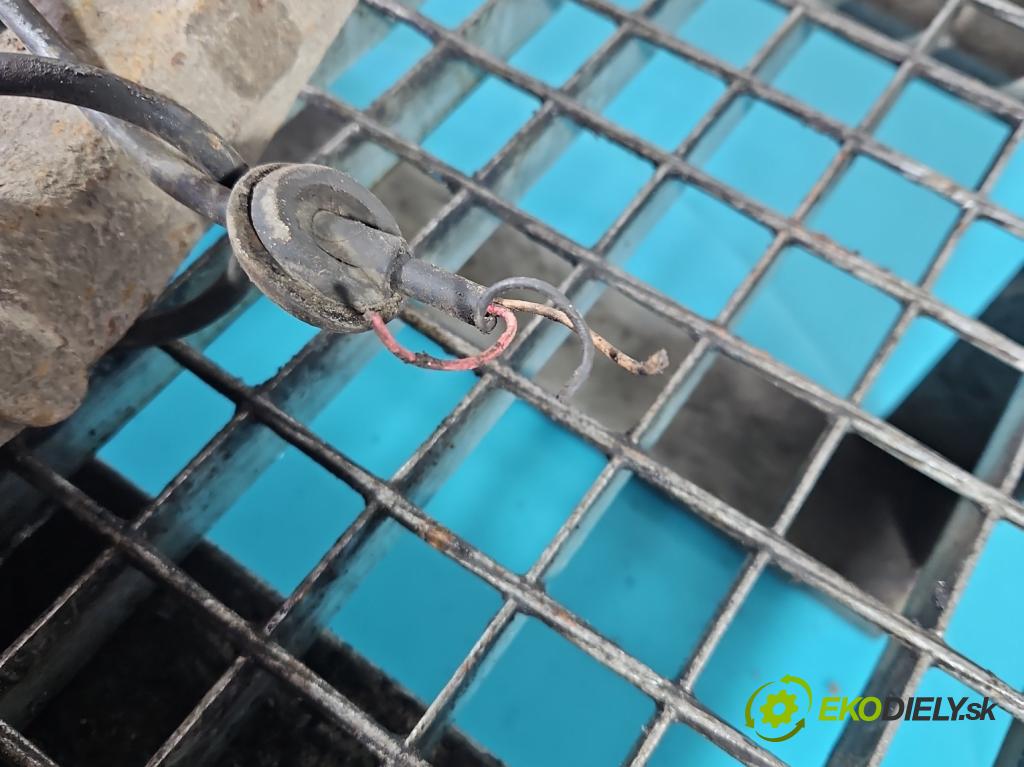 Vw Passat B5 1995-2005 1.9 TDI 131 HP manual 96 kW 1896 cm3 4- náboj pravé  (Náboj kolesa)