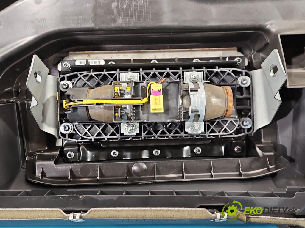 Vw Golf VI 2008-2013 1.6 tdi CAY 105 HP manual 77 kW 1598 cm3 5- kokpit,pristrojová doska rozdeľovacia
