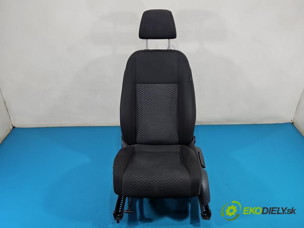 Vw Golf VI 2008-2013 1.6 tdi CAY 105 HP manual 77 kW 1598 cm3 5- Sedačka ľavý  (Sedadlo)