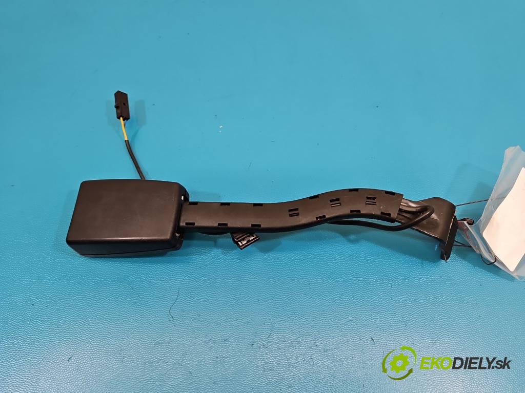 Vw Golf VI 2008-2013 1.6 tdi CAY 105 hp manual 77 kW 1598 cm3 5- stěna bezpečnost přední pravý 1K4857756L