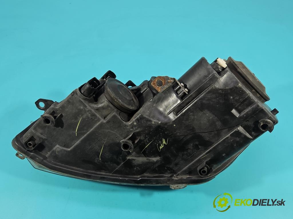 Vw Golf VI 2008-2013 1.6 tdi CAY 105 HP manual 77 kW 1598 cm3 5- Reflektor: pravý  (Svetlo predné pravé)