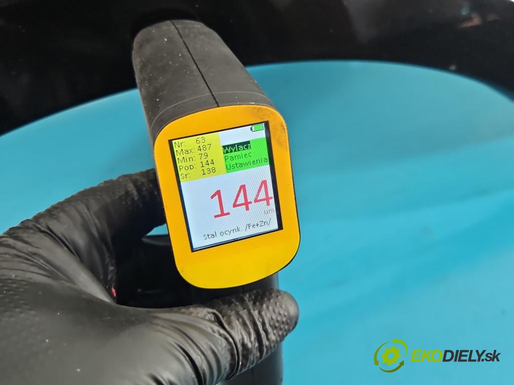 Skoda Octavia III 2013- 1.4 tsi 140 HP manual 103 kW 1395 cm3 5- blatník predné pravý  (Kľučka dverí ostatné)