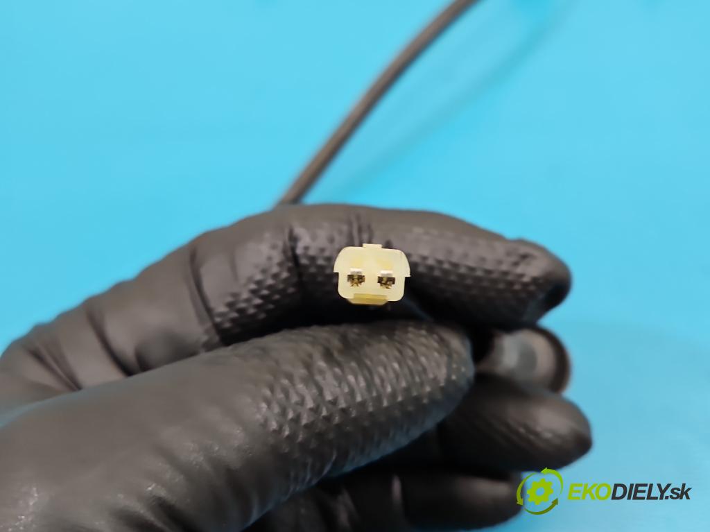 Subaru Forester IV SJ 2012-2018 2.0 BOXER 147 HP automatic 108 kW 1998 cm3 5- světlo: stop: W0858