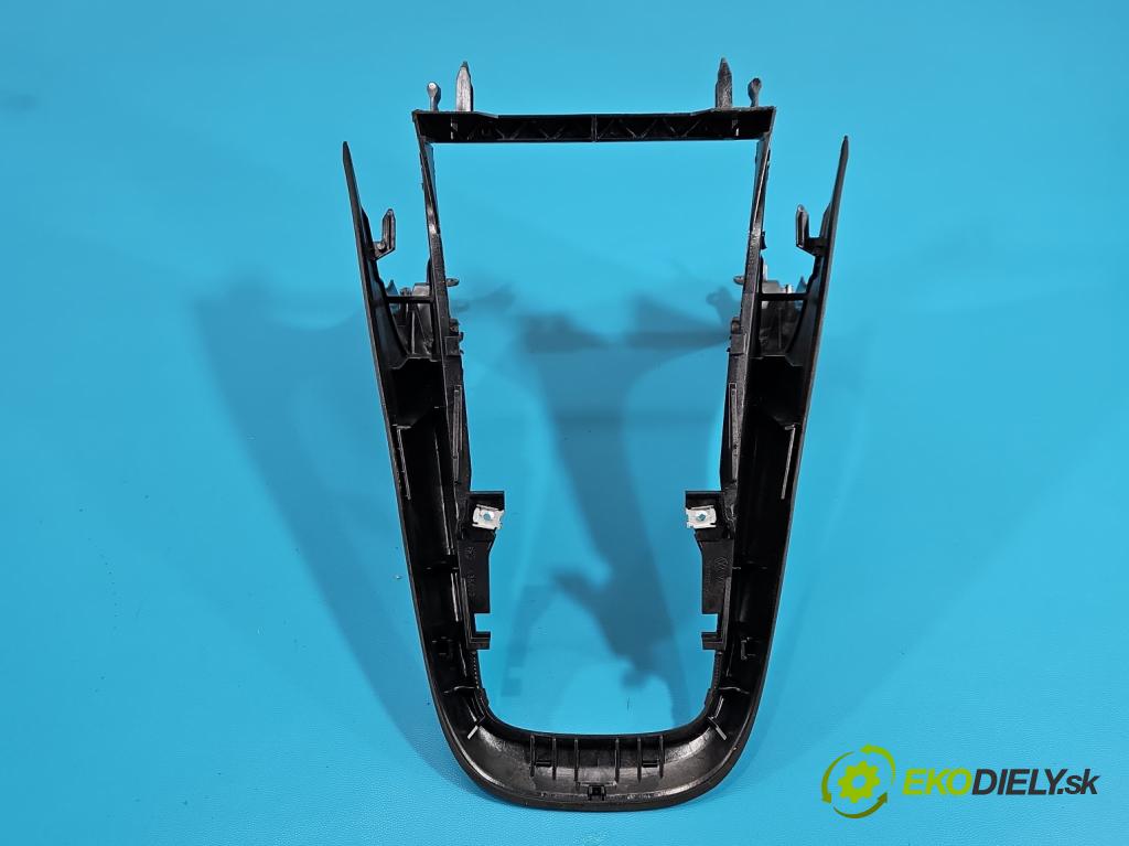 Vw Golf VI 2008-2013 1.6 tdi CAY 105 HP manual 77 kW 1598 cm3 5- kryt plast 5K0863681B