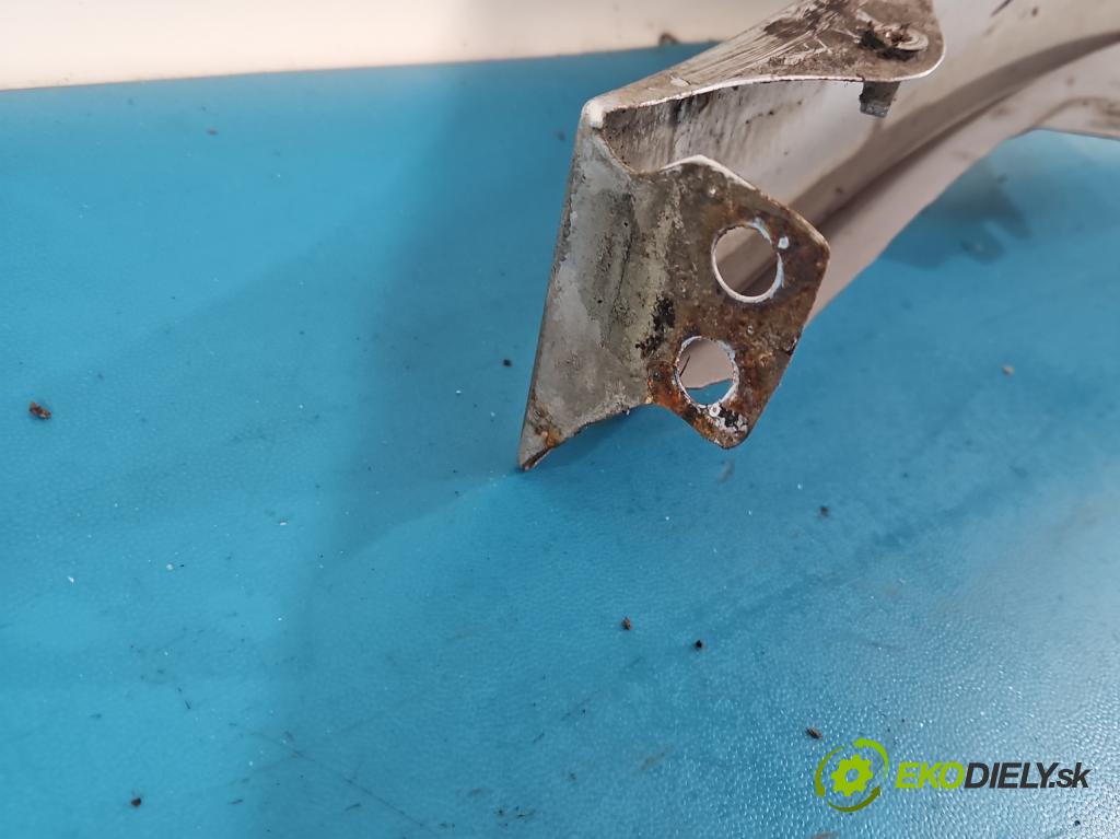 Vw Golf VI 2008-2013 1.6 tdi CAY 105 HP manual 77 kW 1598 cm3 5- blatník predné pravý  (Kľučka dverí ostatné)