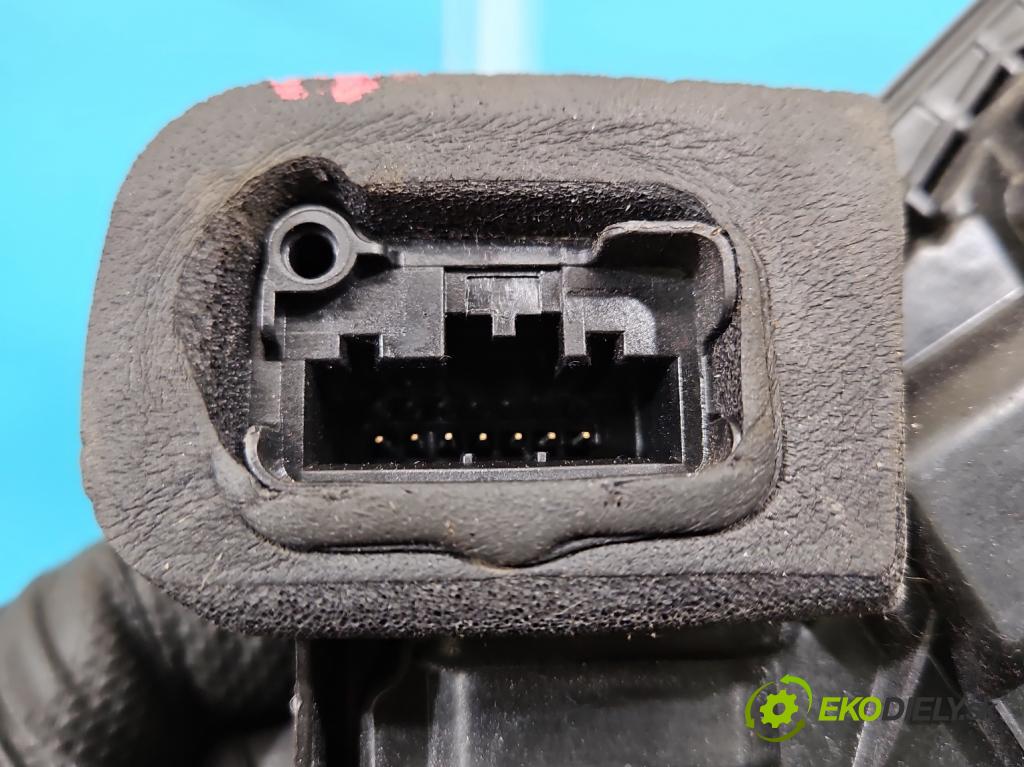 Vw Passat B8 2014 - 2.0 TDI 150 HP automatic 110 kW 1968 cm3 5- zámok predné ľavý 5E1837015