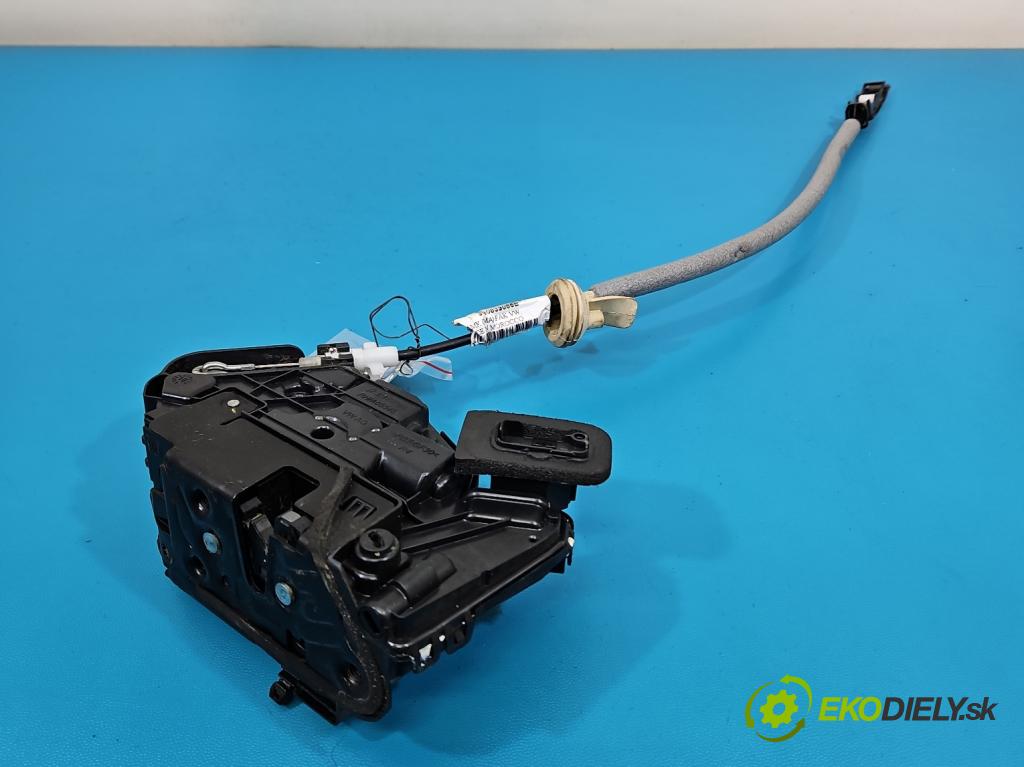 Vw Passat B8 2014 - 2.0 TDI 150 hp automatic 110 kW 1968 cm3 5- zámek zadní pravý 5NA839016C