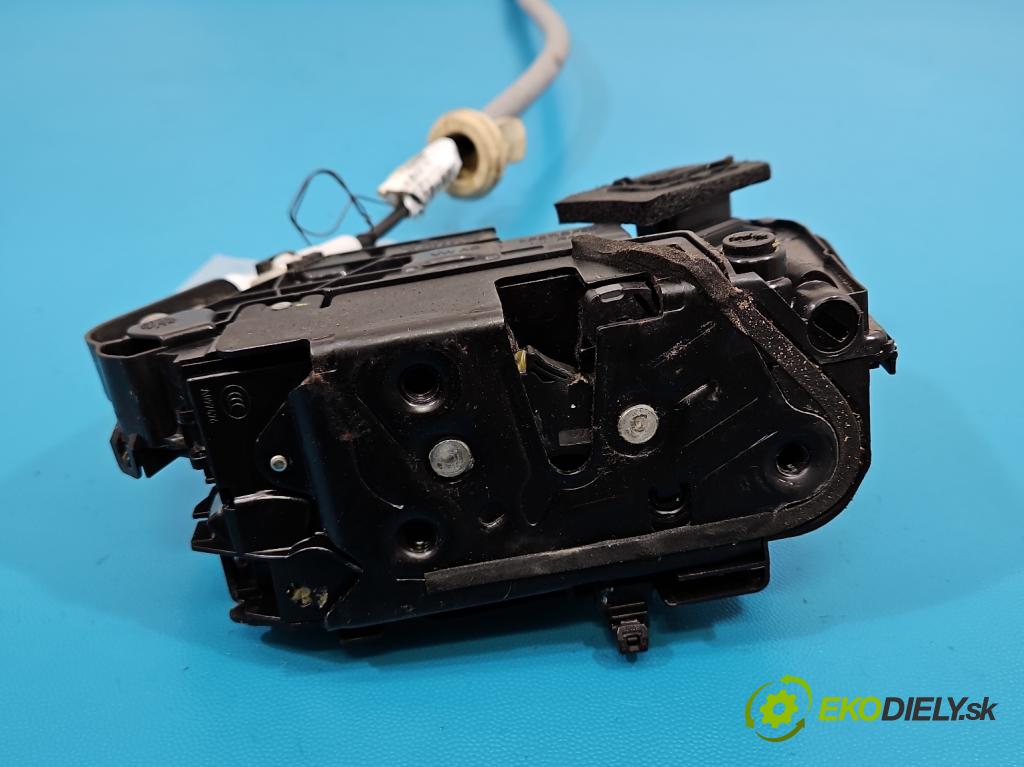 Vw Passat B8 2014 - 2.0 TDI 150 HP automatic 110 kW 1968 cm3 5- zámok zadné pravý 5NA839016C