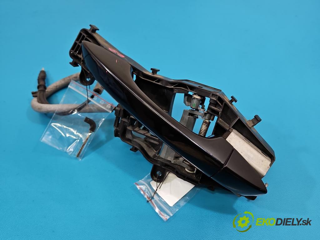 Vw Passat B8 2014 - 2.0 TDI 150 HP automatic 110 kW 1968 cm3 5- rukoväť predné ľavé mimo: 517837811E (Kľučka dverí vonkajšia predná ľavá)