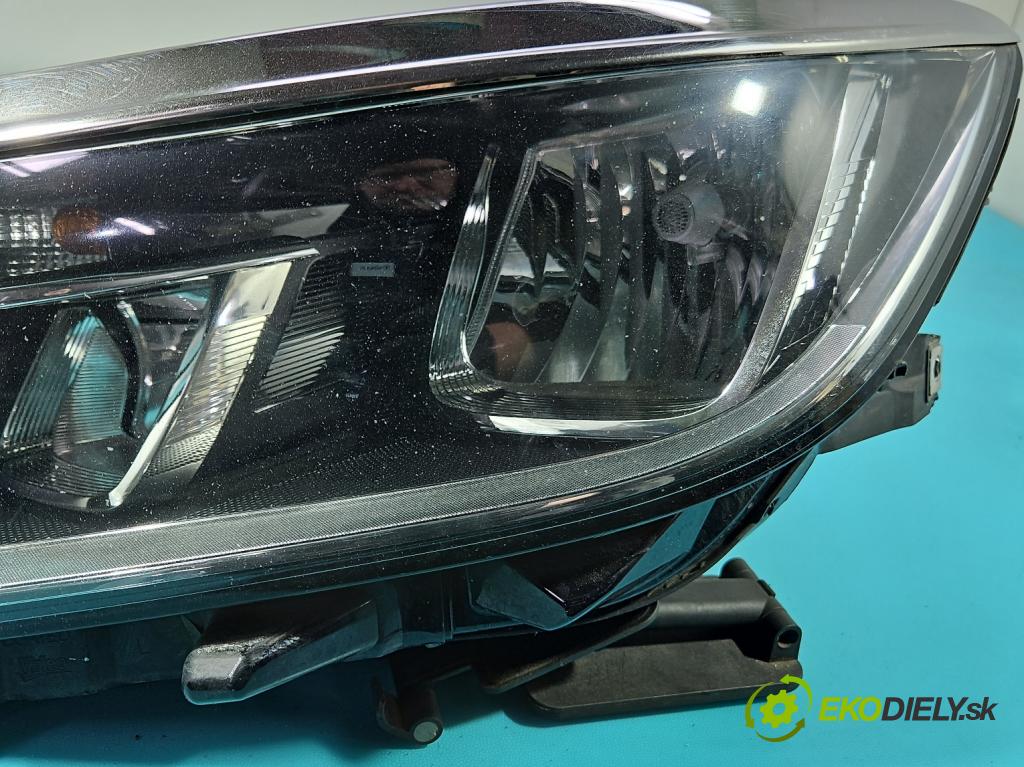 Vw Passat B8 2014 - 2.0 TDI 150 HP automatic 110 kW 1968 cm3 5- Reflektor: ľavý 3G1941005B (Kľučka dverí ostatné)