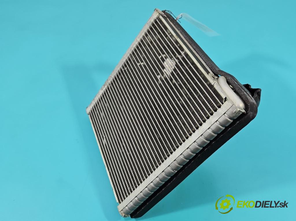 Vw Passat B8 2014- 2.0 TDI 150 HP automatic 110 kW 1968 cm3 5- radiator 5Q1820105B (Radiátor kúrenia)