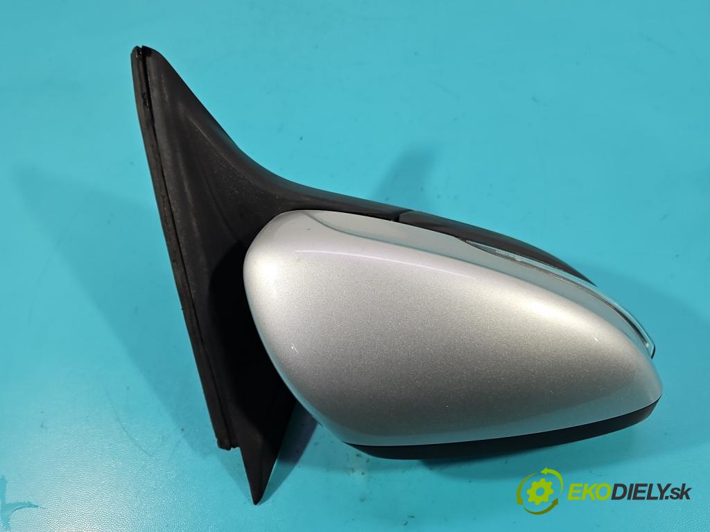 Ford Focus Mk4 2018- 1.0 ecoboost 125 HP manual 92 kW 999 cm3 5- zrkadlo pravé  (Kľučka dverí ostatné)