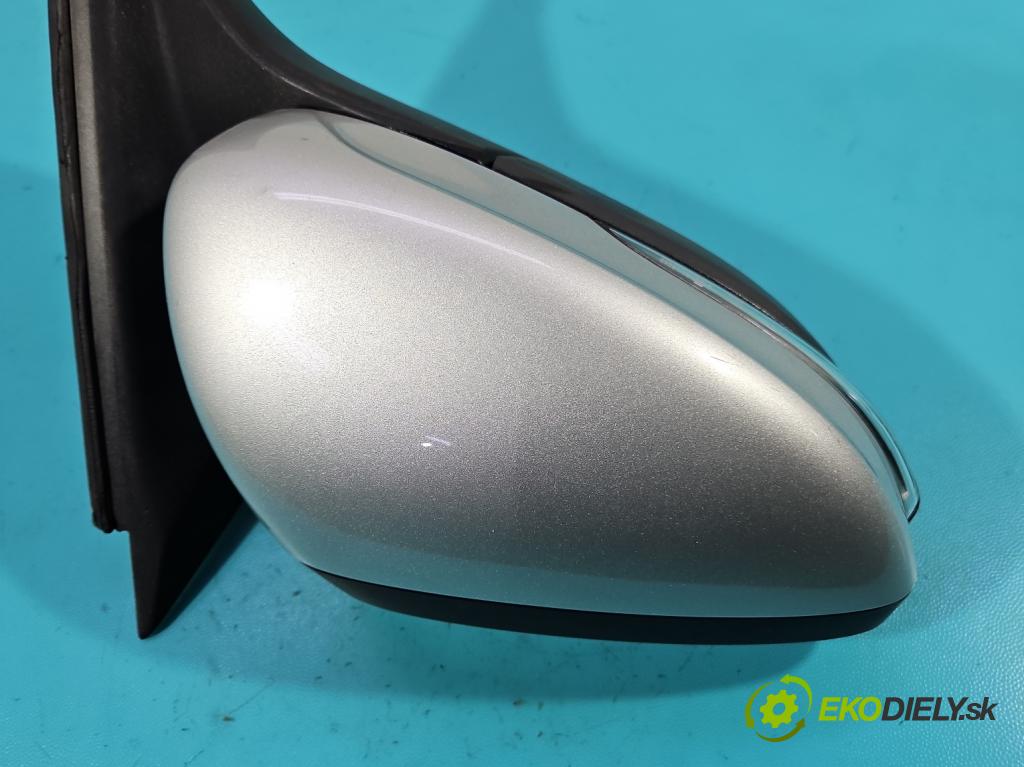 Ford Focus Mk4 2018- 1.0 ecoboost 125 HP manual 92 kW 999 cm3 5- zrkadlo pravé  (Kľučka dverí ostatné)